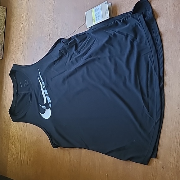 NEW Nike Dryfit Tank - Picture 4 of 11